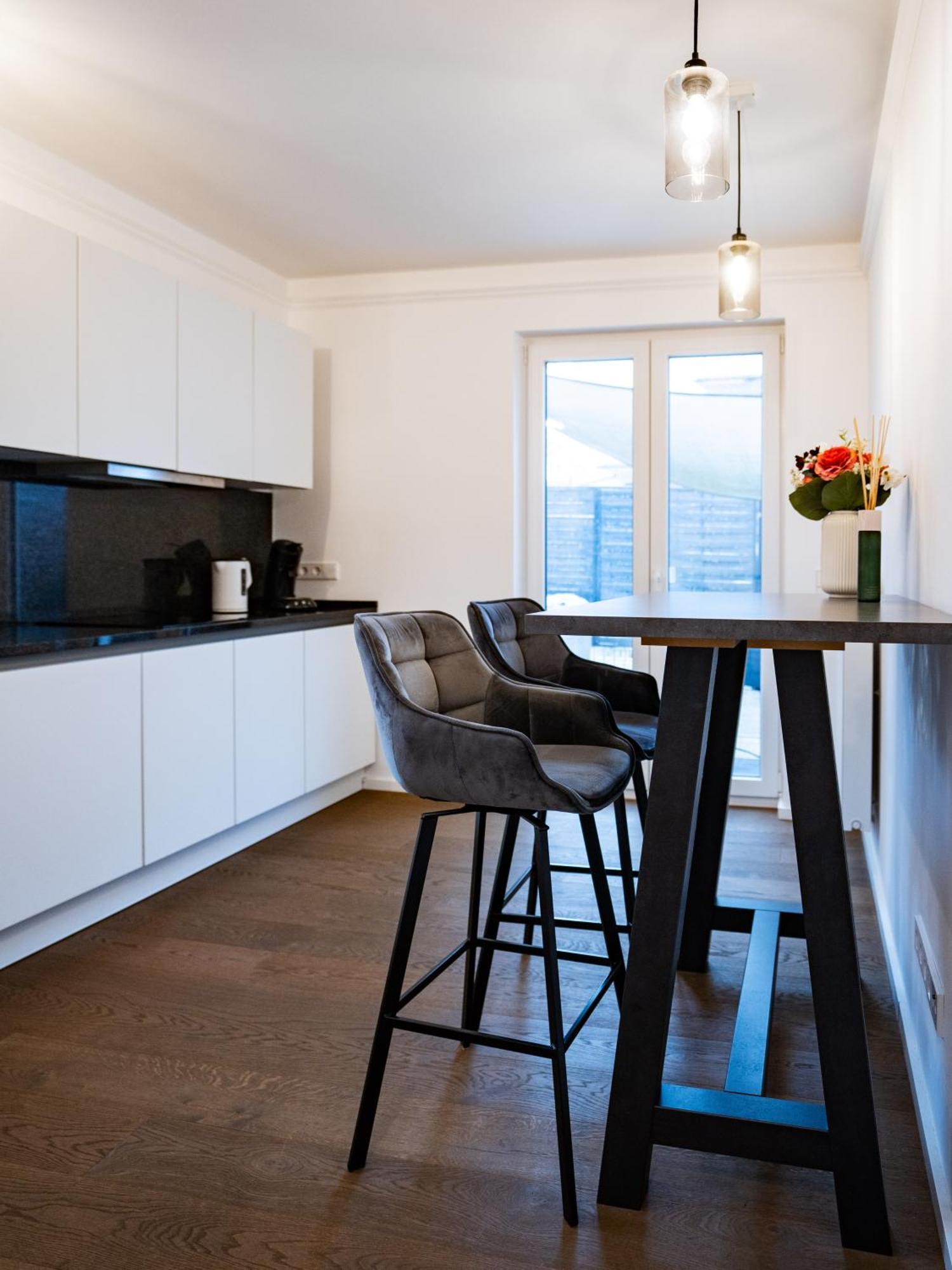 Whirlpool - Zentral - Designloft Mit Xxl Terrasse Leilighet Wiesbaden Eksteriør bilde