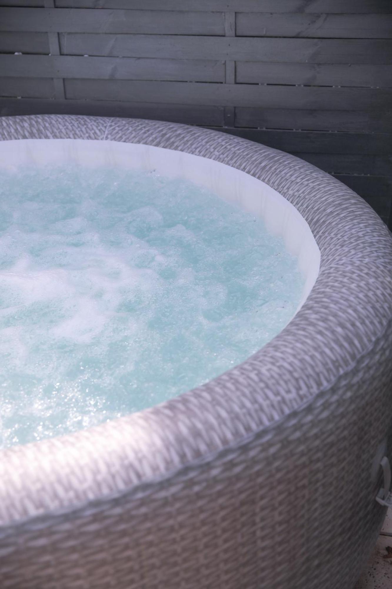 Whirlpool - Zentral - Designloft Mit Xxl Terrasse Leilighet Wiesbaden Eksteriør bilde